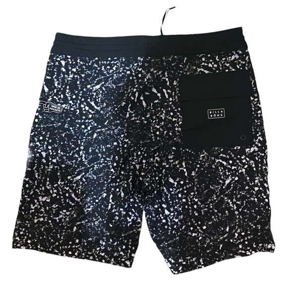 BILLABONG 17”  LOW TIDE SUNDAYS Board shorts Swim Size 30 Black Print - Picture 6 of 12